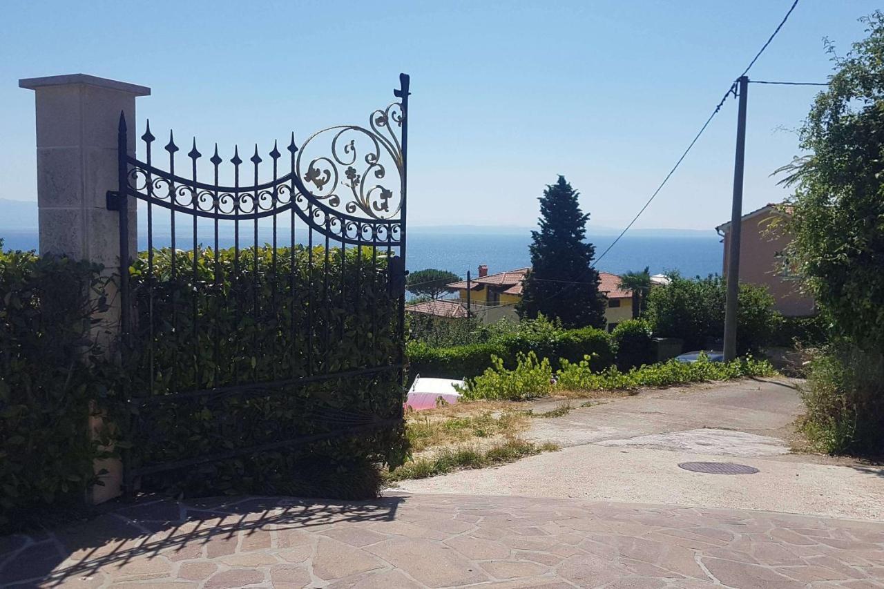 Family Friendly Apartments With A Swimming Pool Lovran, Opatija - 14178 Екстер'єр фото