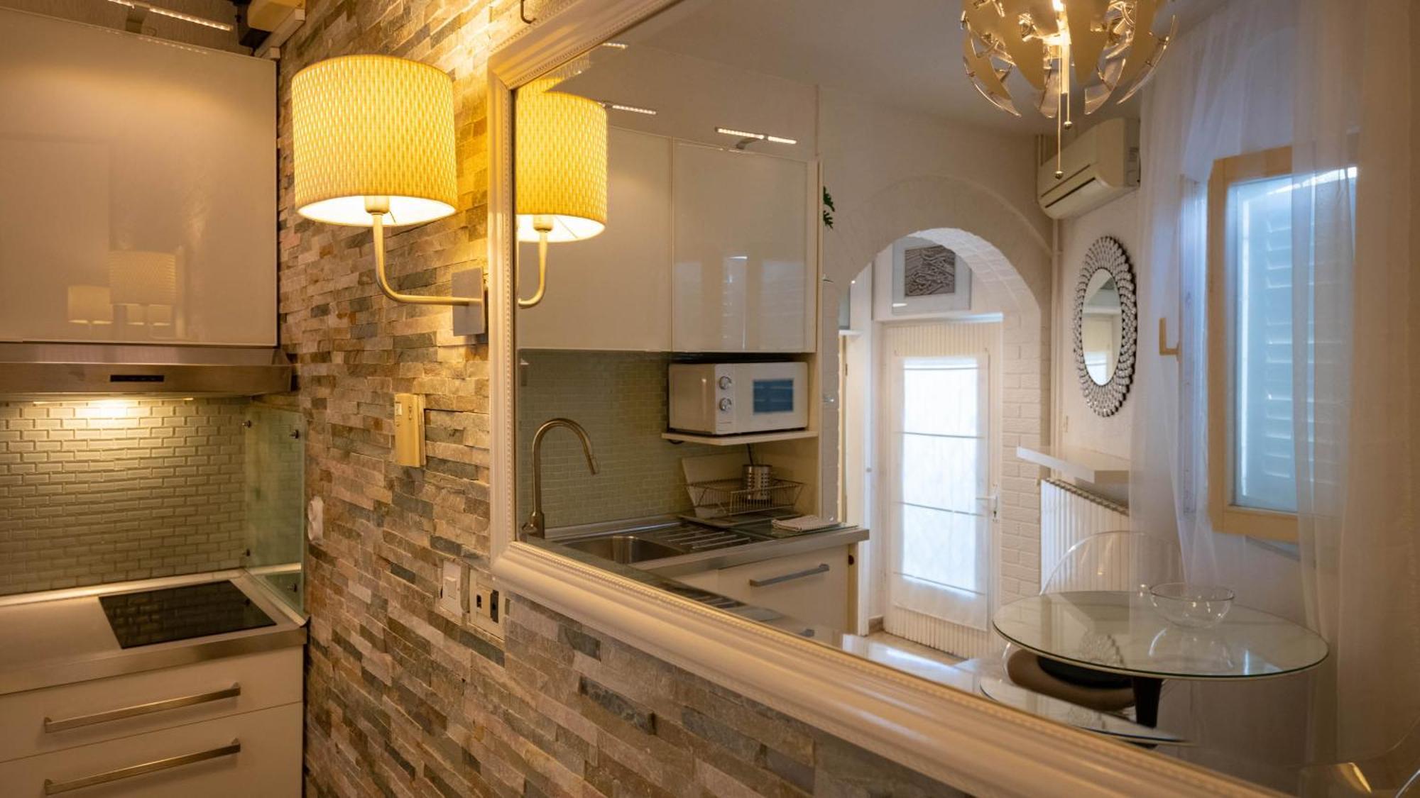 Family Friendly Apartments With A Swimming Pool Lovran, Opatija - 14178 Номер фото